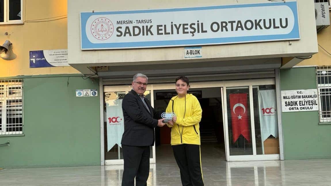 Robotex Türkiye Akdeniz Bölge Şampiyonası 2.liği ödülünü 6E sınıfından öğrencimiz S. Ayaz Saygı kazanmıştır.